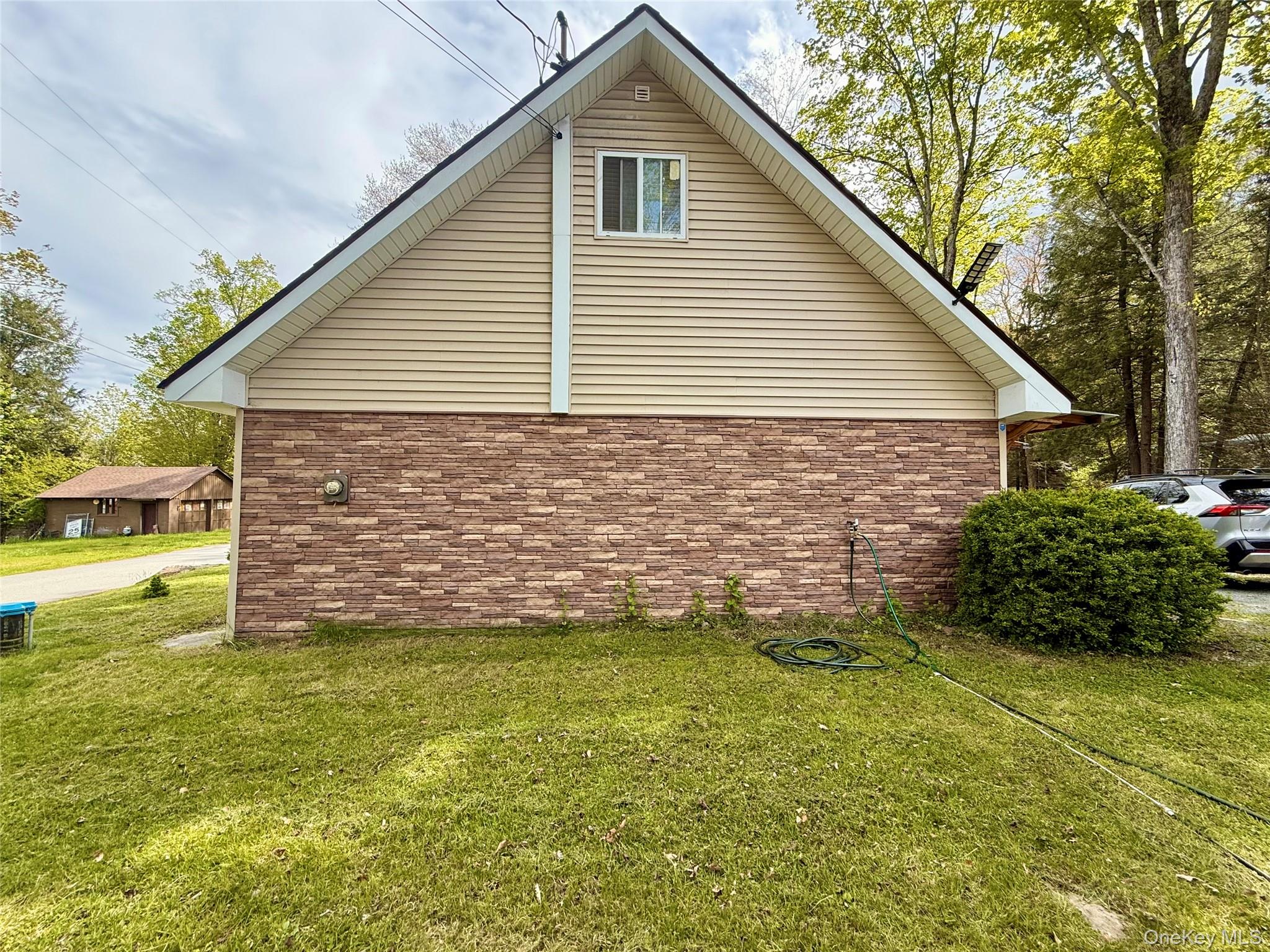 23 Woodland Way