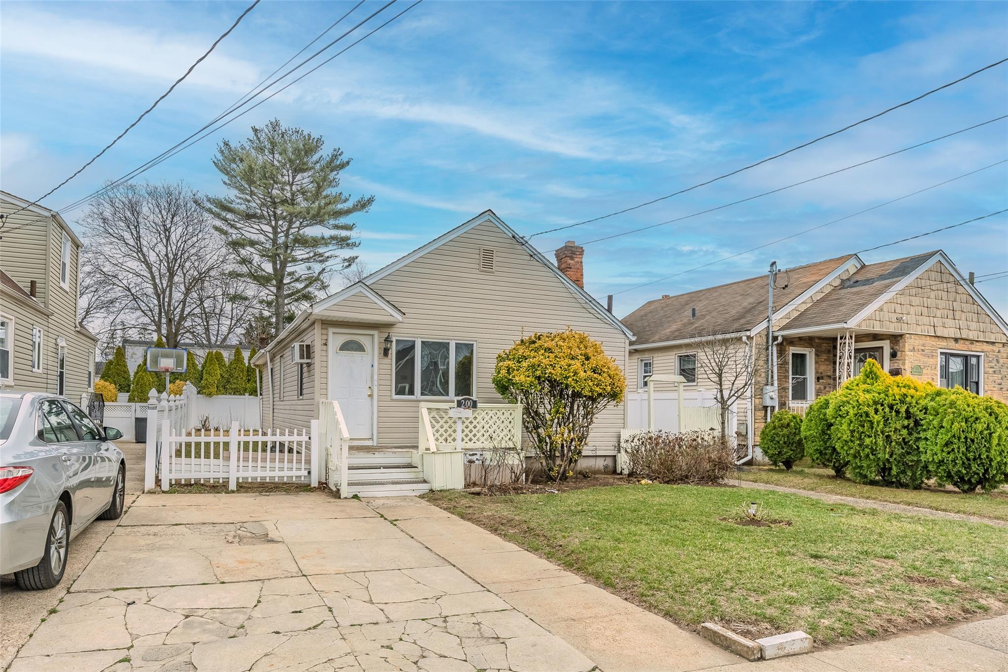 200 Landau Avenue, Elmont, New York image 2