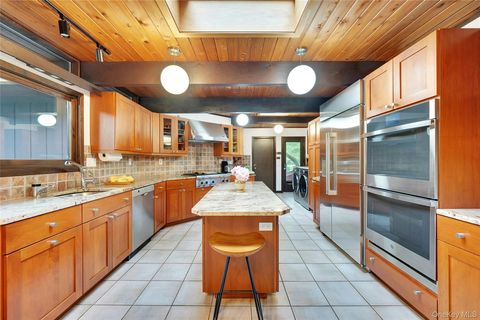 Tiny photo for 65 Holly Place, Briarcliff Manor, NY 10510 (MLS # 1001692)