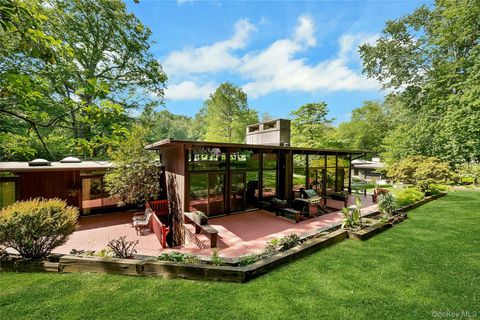 Tiny photo for 65 Holly Place, Briarcliff Manor, NY 10510 (MLS # 1001692)