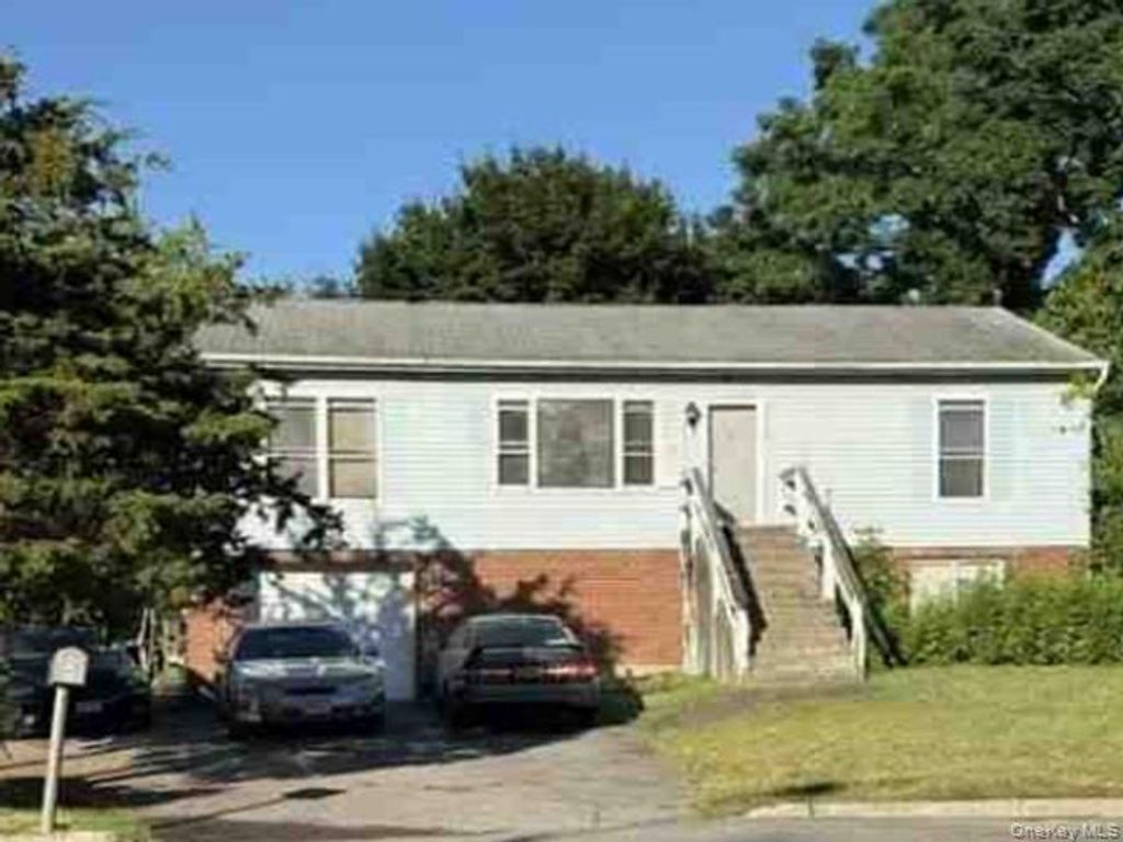 Photo of 5 Flemming Drive, Newburgh, NY 12550 (MLS # 1023081)