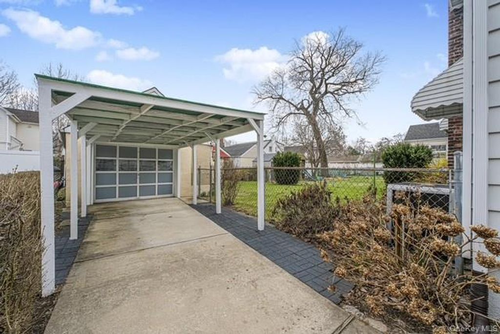 Photo of 125 Bryson Avenue, Staten Island, NY 10302 (MLS # 978530)