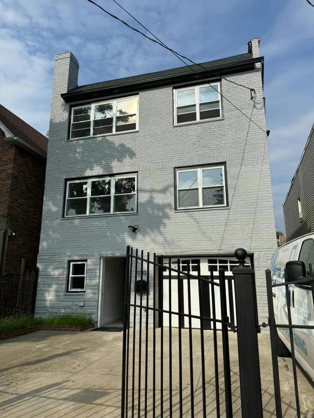 Rental Property at 108th Street St 2, Richmond Hill, Queens, NY - Bedrooms: 3 
Bathrooms: 1  - $3,700 MO.