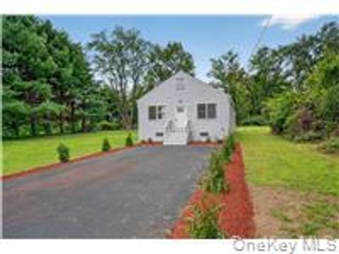 85 Holloran Road New Windsor NY 12553