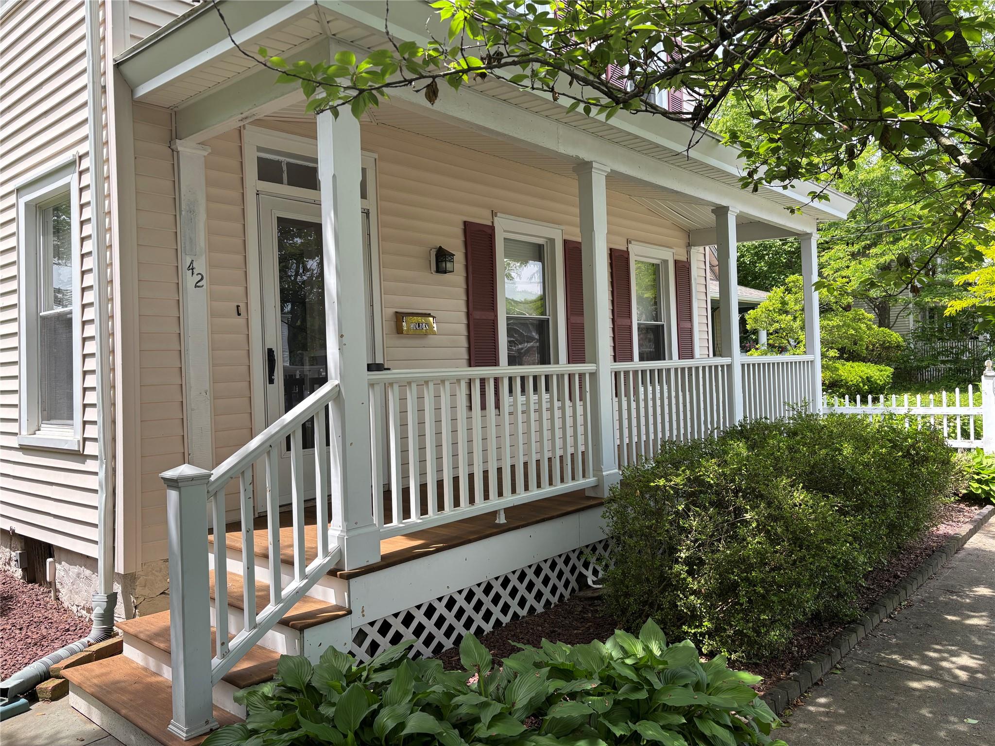 42 Jackson Street, Fishkill, New York image 3