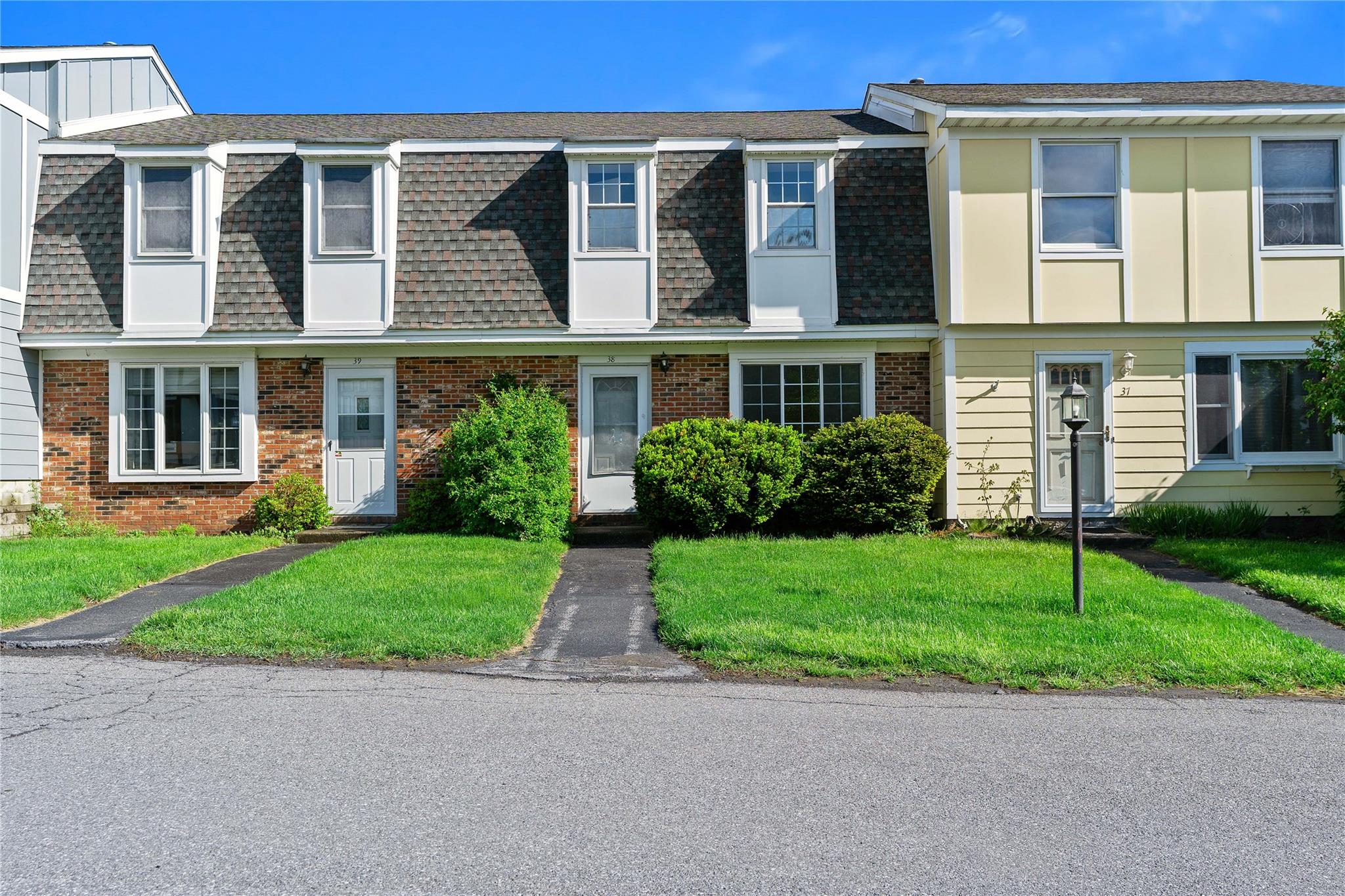 Sunny Brook Circle, Highland, New York - 3 Bedrooms  
2 Bathrooms  
6 Rooms - 