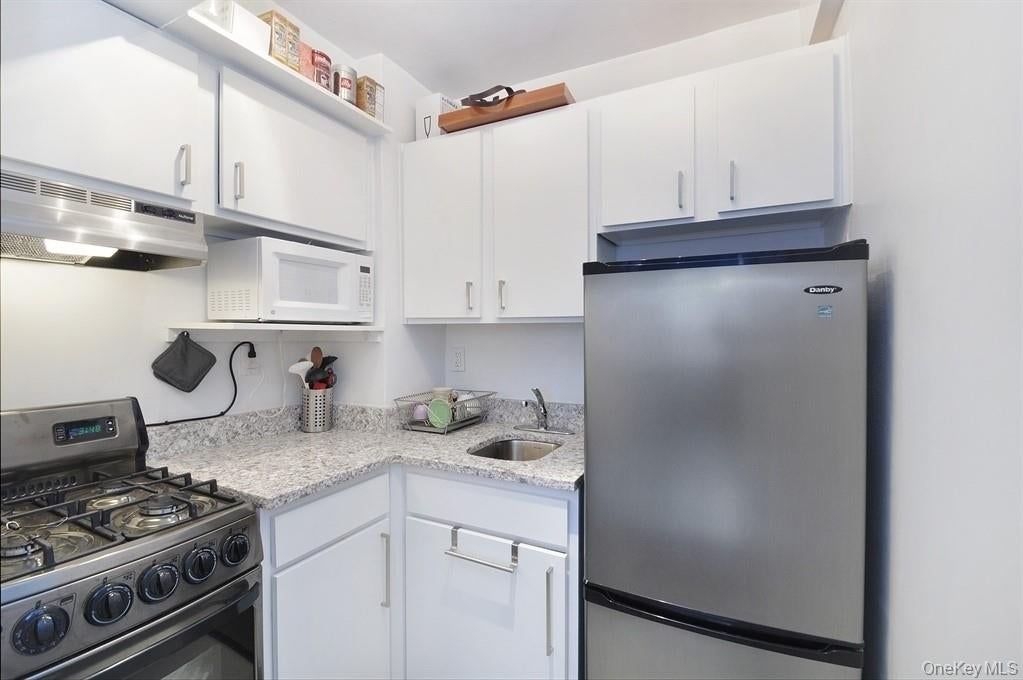 210 E 63rd Street 11B