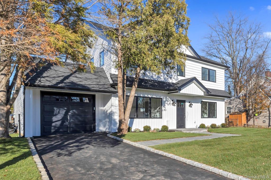 Photo of 24 Rim Lane, Hicksville, NY 11801 (MLS # 941103)