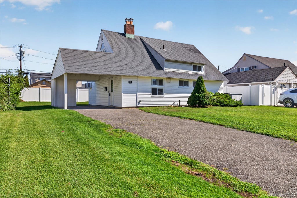 Photo of 17 Berry Lane, Hicksville, NY 11801 (MLS # 1055192)