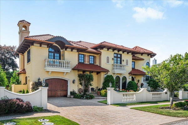 81 MONTGOMERY BLVD, ATLANTIC BEACH, NY 11509 - Image e0c08dce0e2e4d60e62d7be6eb7dd88a/3591813984