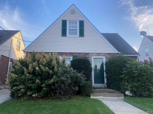 10 PURDY CT, ROCKVILLE CENTRE, NY 11570 - Image e0cdbd344f0dfd7a627dd75d4ffcd6cd/2739209064