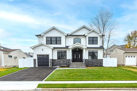 Homes For Sale - 21 Devon Road<br/> Nassau County, Bethpage, NY 11714