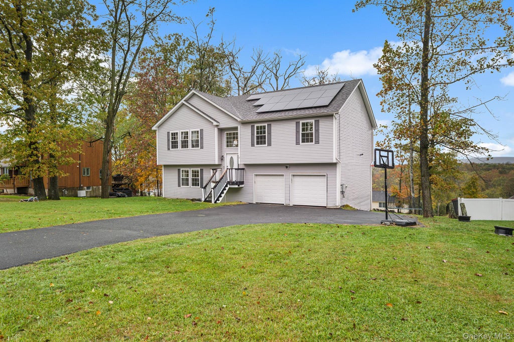 Photo of 5 Oak Ridge Road, Middletown, NY 10940 (MLS # 1062548)