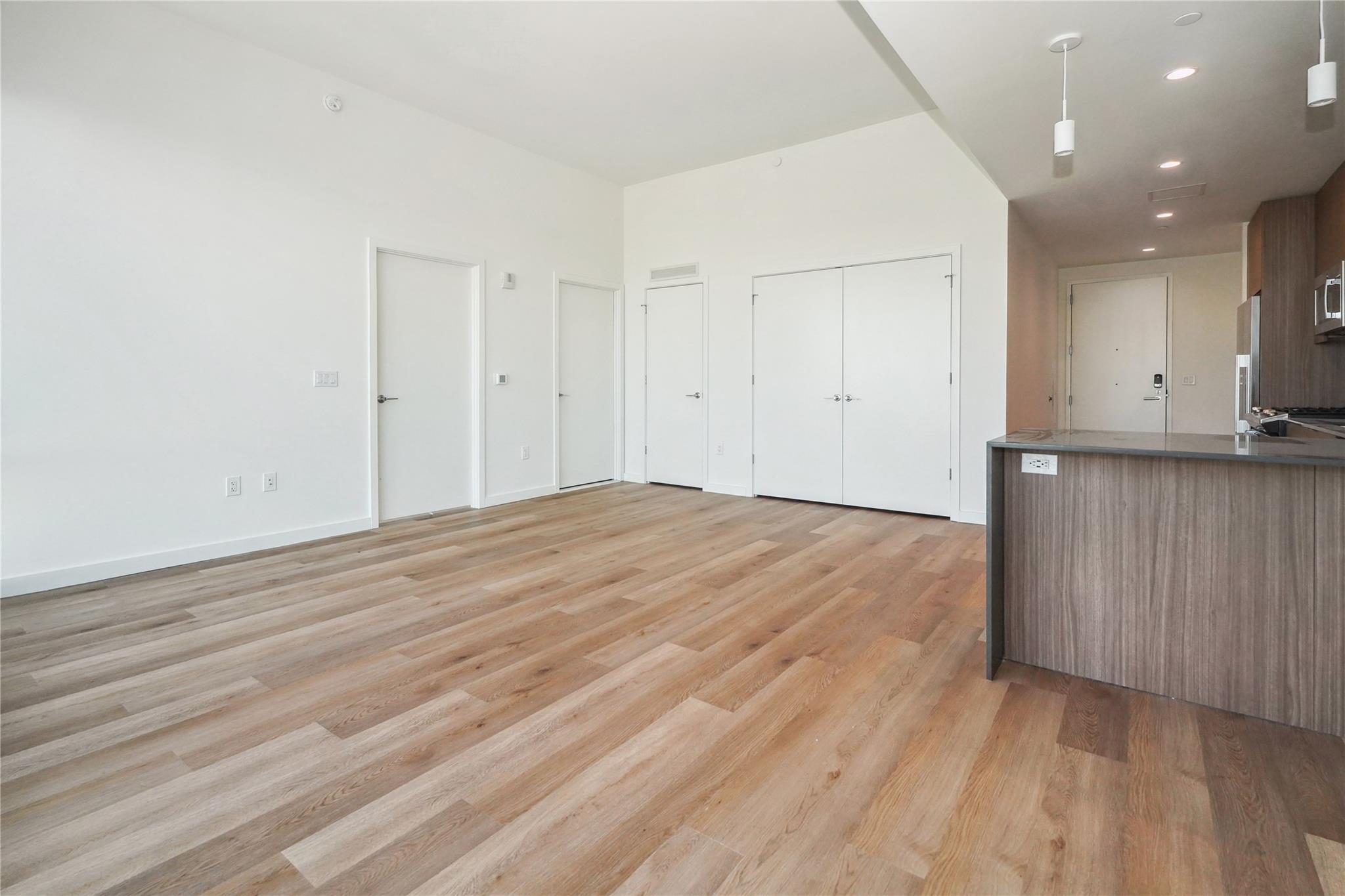 Rental Property at Clinton Place Ph14, New Rochelle, New York - Bedrooms: 1 
Bathrooms: 1 
Rooms: 4  - $4,349 MO.