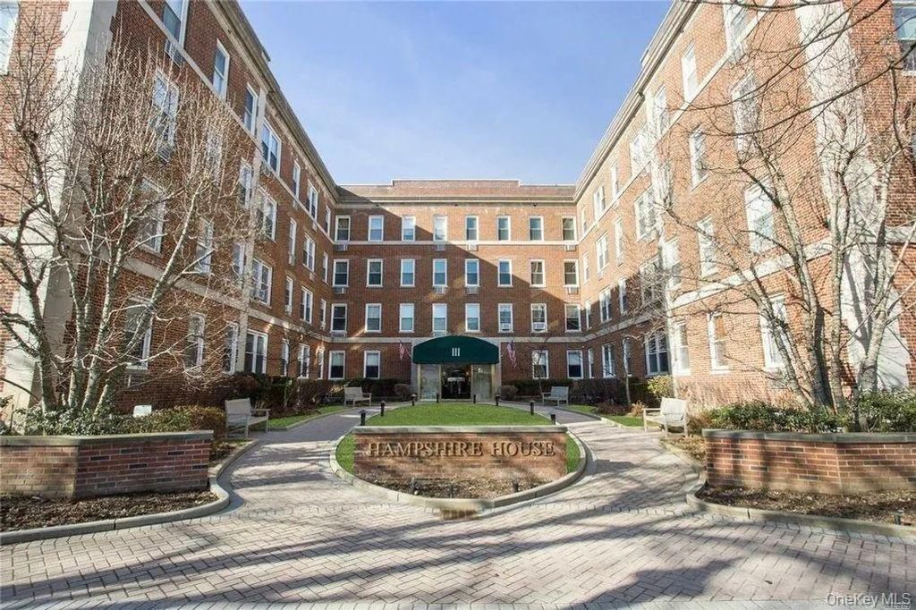 Photo of 111 7th Street #208, Garden City, NY 11530 (MLS # 988418)