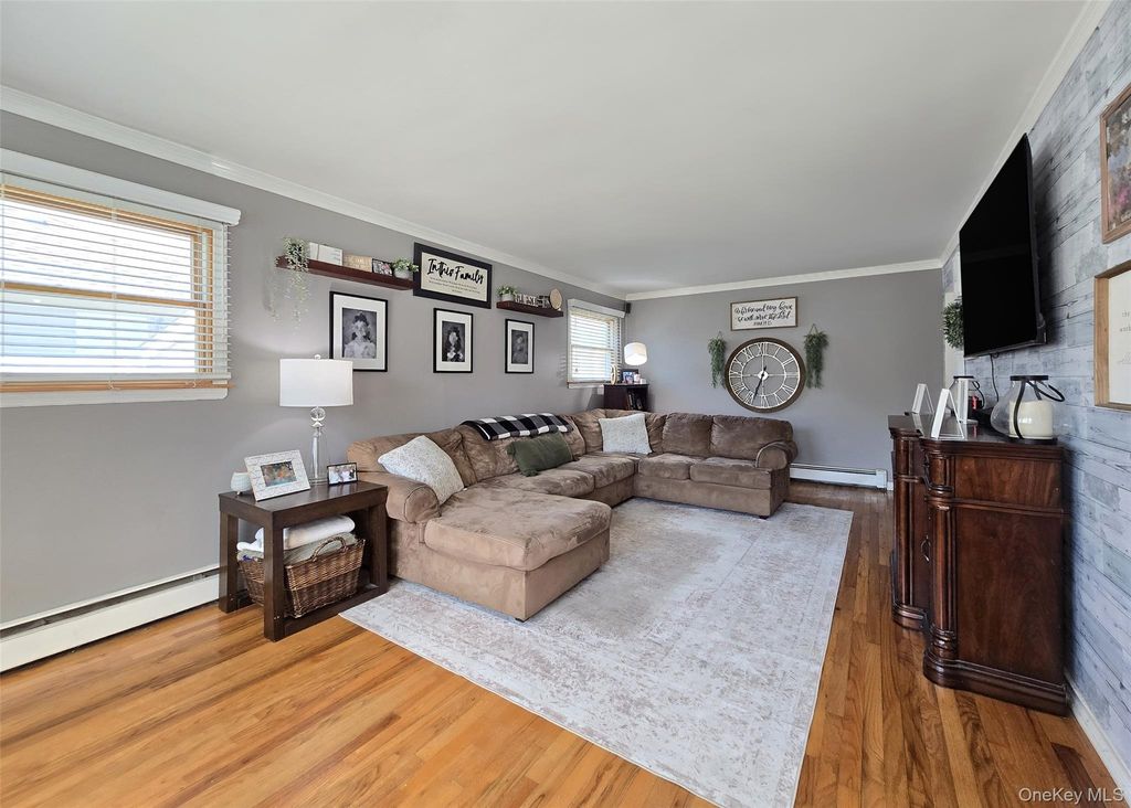 Photo of 15 Brush Hollow Road, Holbrook, NY 11741 (MLS # 985949)