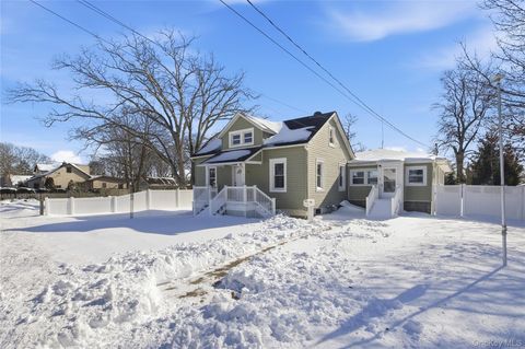 78 Roslyn Street Islip Terrace NY 11752