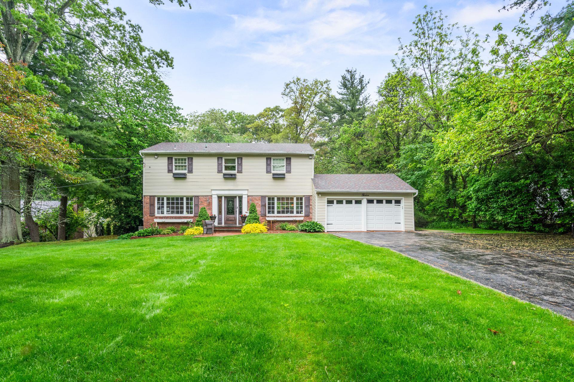 12 Skyline Drive, Huntington, New York image 3