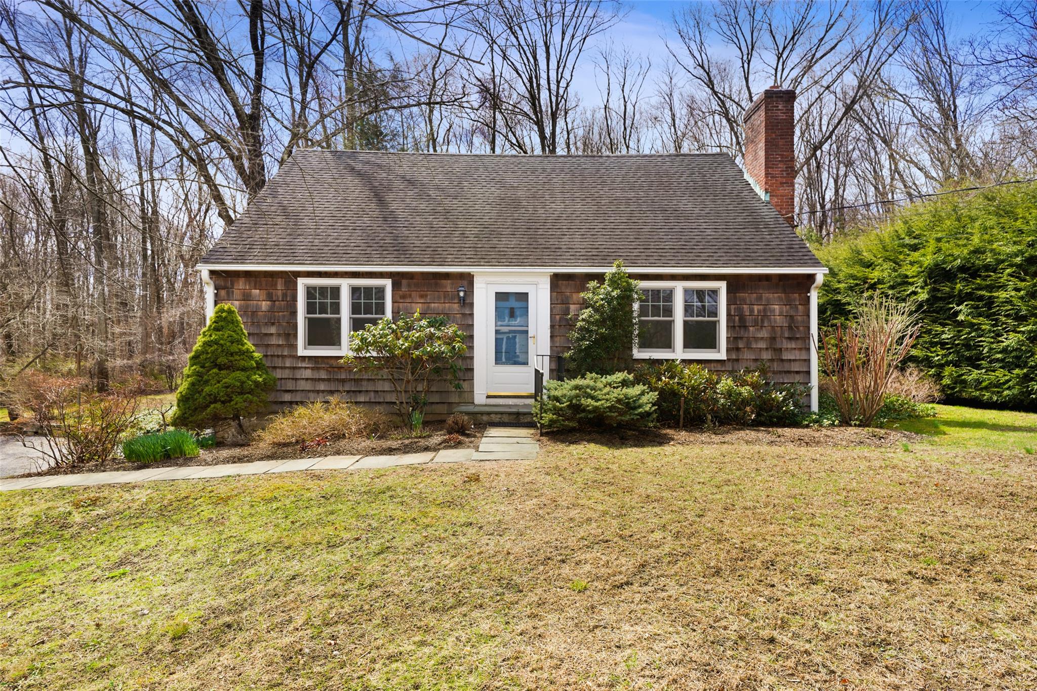 21 Vinton Avenue, Bedford, New York image 1