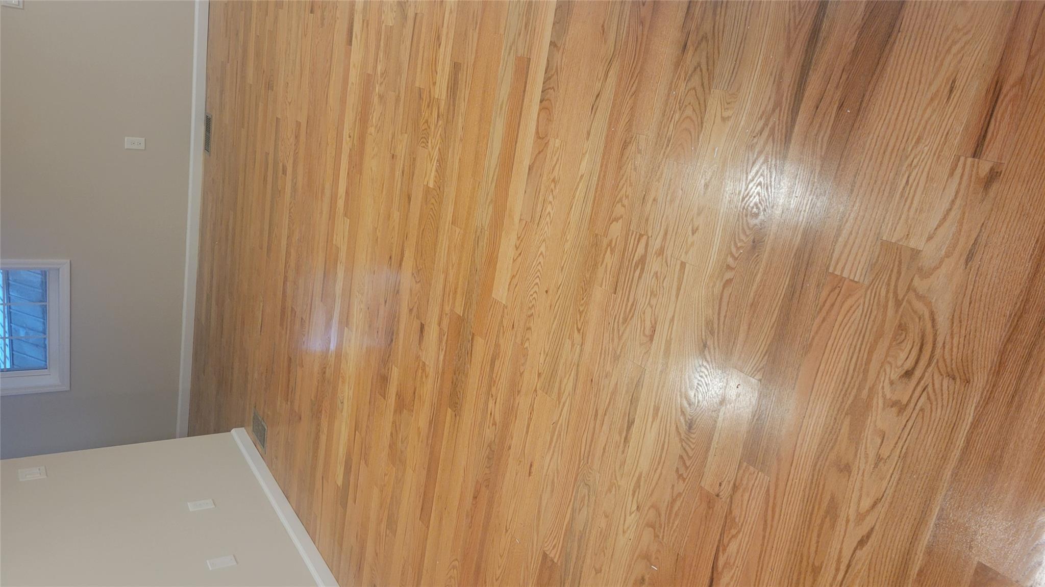 Hookcreek Boulevard, Rosedale, Queens, NY - 3 Bedrooms  
1 Bathrooms  
3 Rooms - 