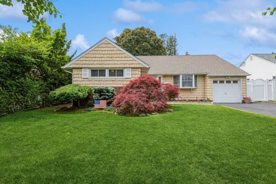 17 Chester Avenue, Massapequa, New York image 1