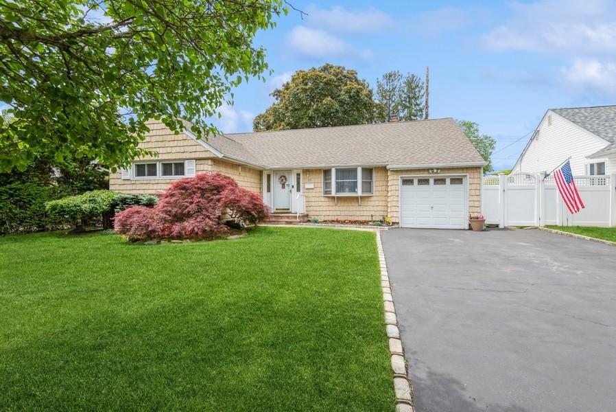 17 Chester Avenue, Massapequa, New York image 2