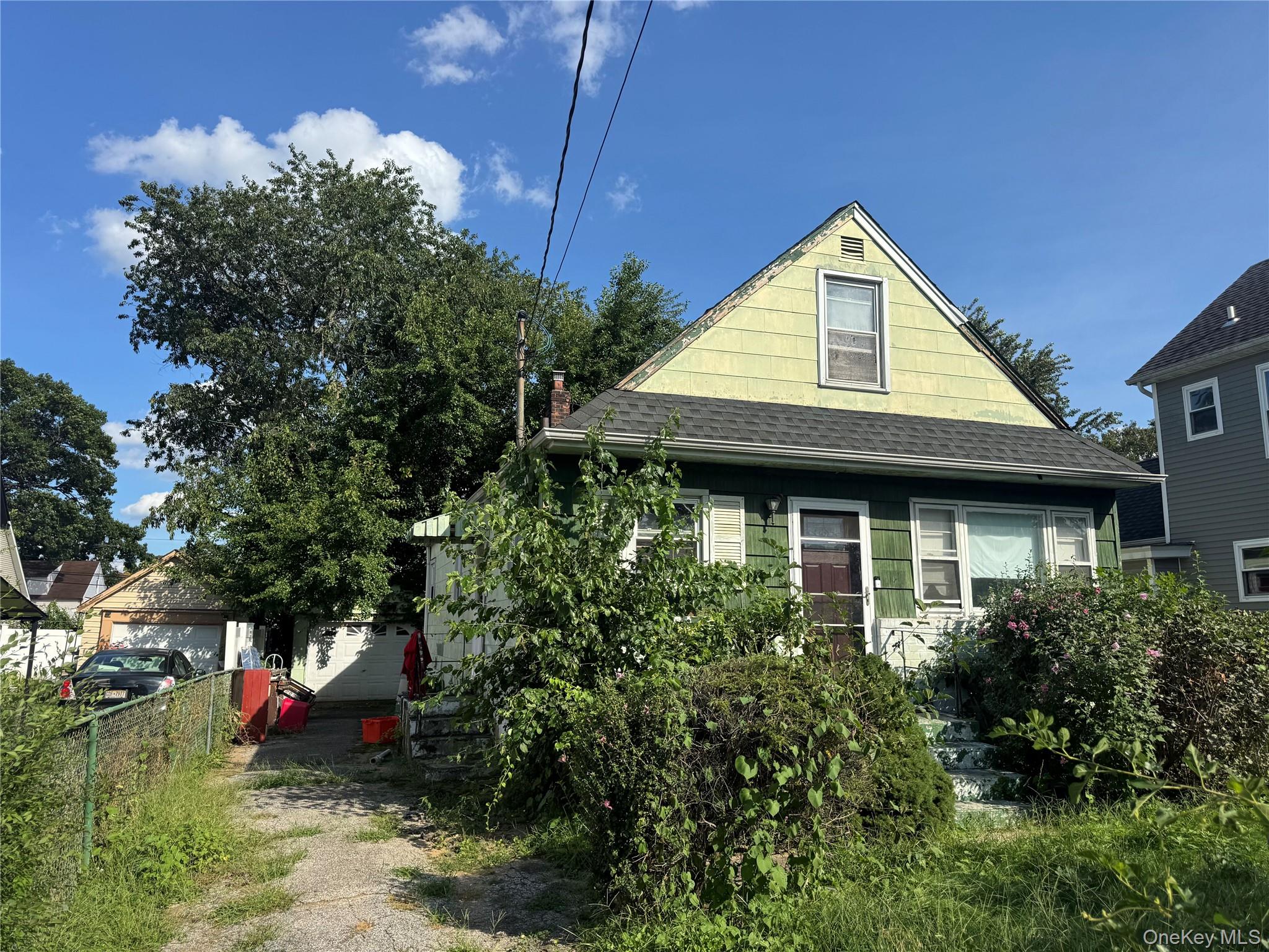 283 Doherty Avenue - Photo 2