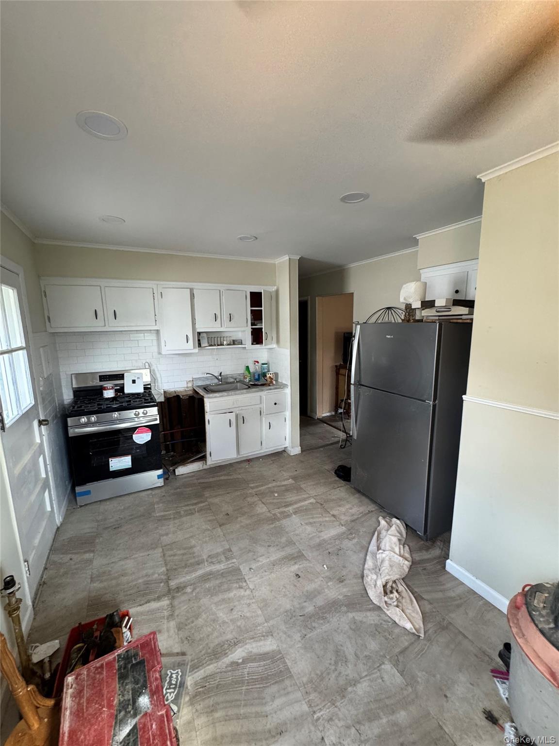 283 Doherty Avenue - Photo 4