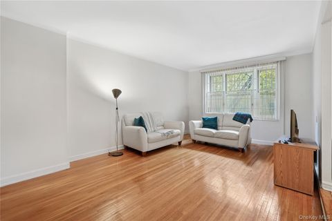 Photo of 68-61 Yellowstone Boulevard #216, Forest Hills, NY 11375 (MLS # 924794)