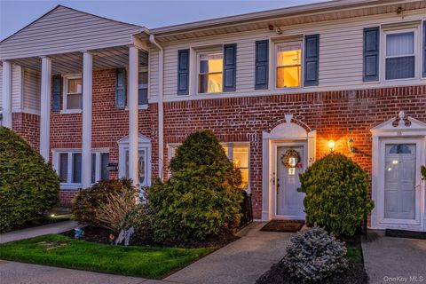 Photo of 3530 Long Beach Road #27, Oceanside, NY 11572 (MLS # 989584)