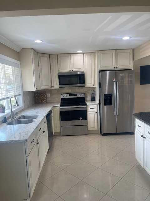 18 Prince Lane, Westbury, New York image 13