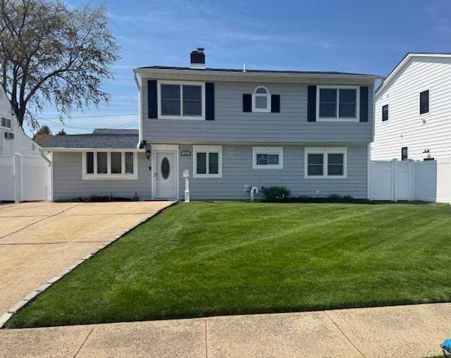 18 Prince Lane, Westbury, New York image 1