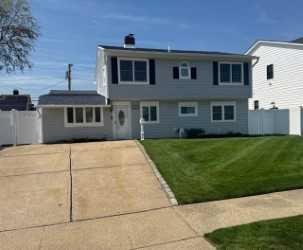 18 Prince Lane, Westbury, New York image 2