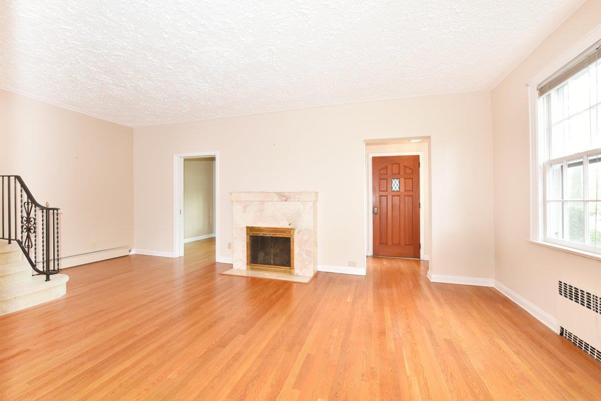 6 York Place, Williston Park, New York image 3