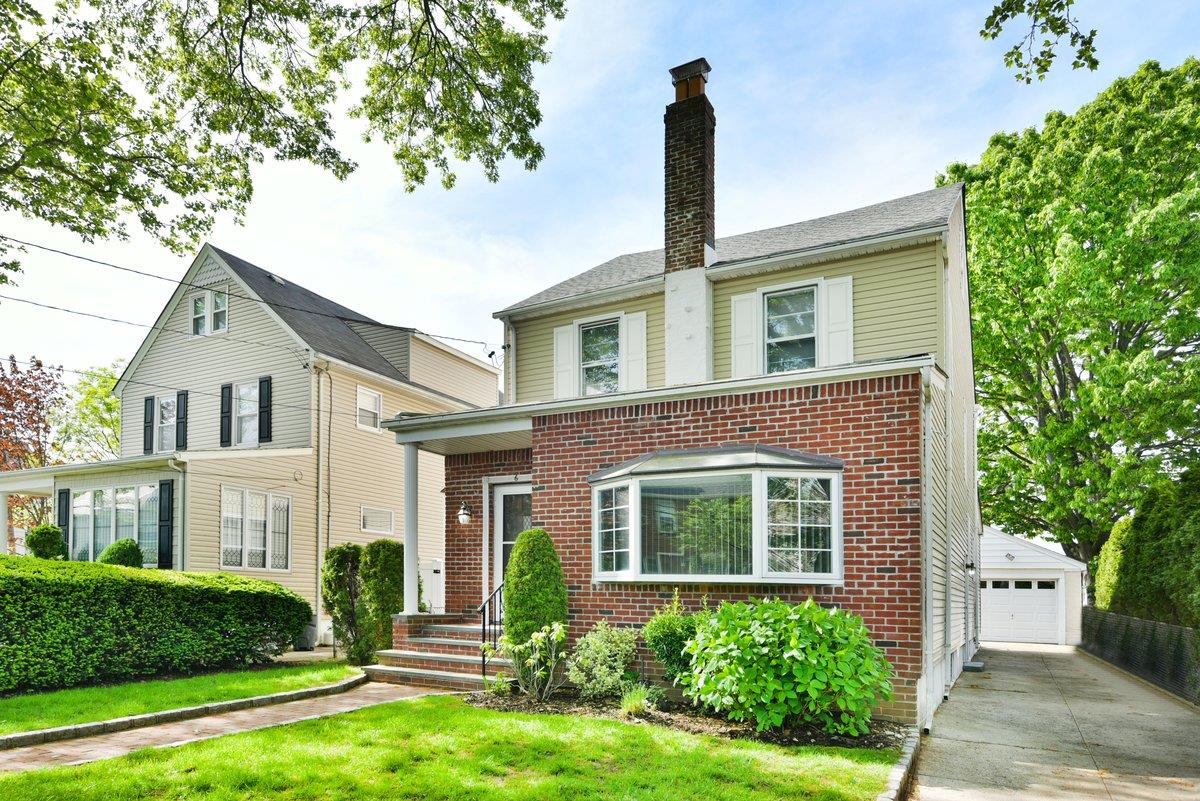 6 York Place, Williston Park, New York image 1