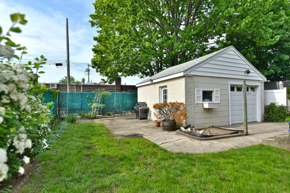 6 York Place, Williston Park, New York image 21