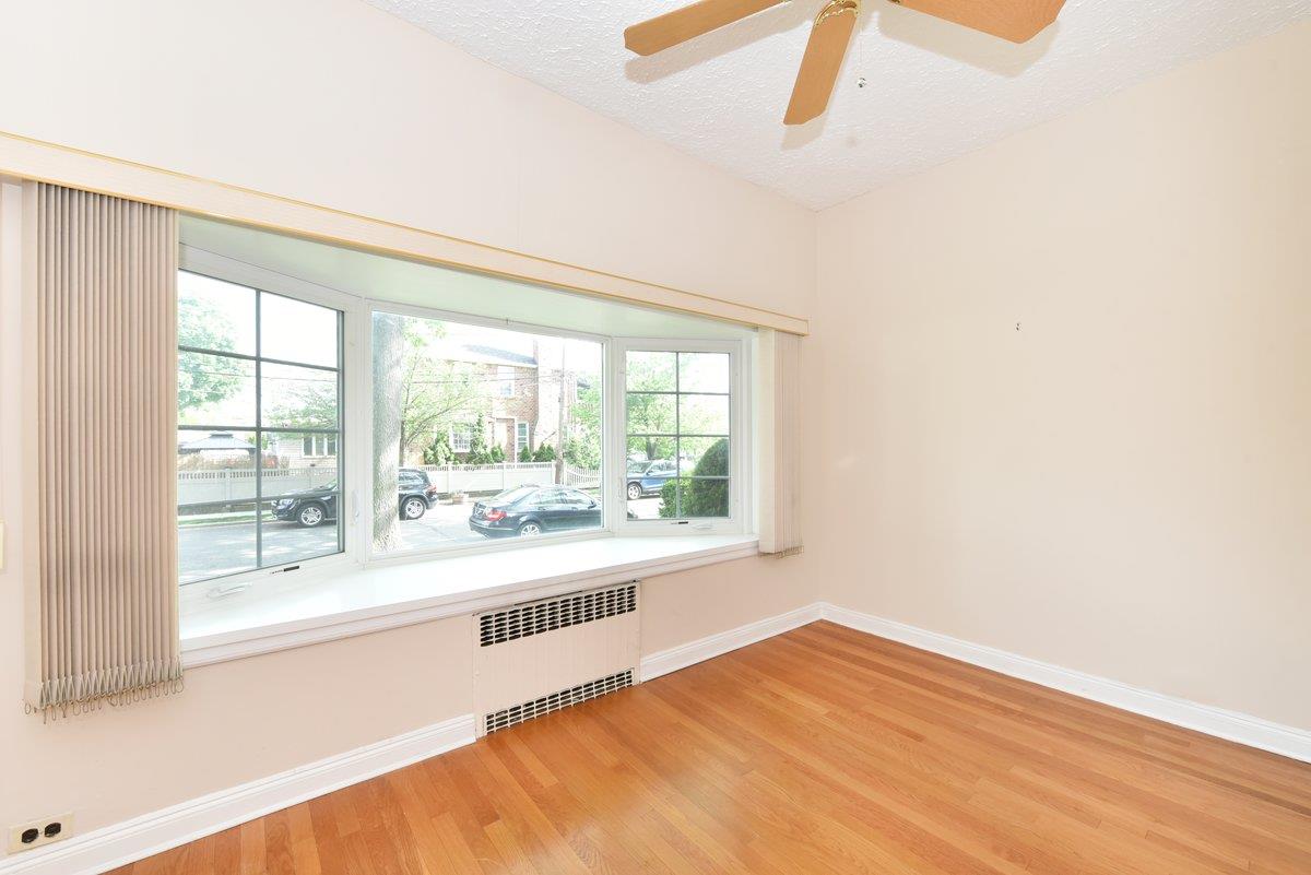 6 York Place, Williston Park, New York image 12