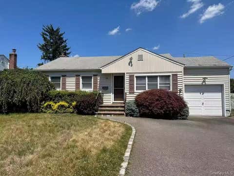 Homes For Rent - 28 Wensley Road<br/> Plainview, NY 11803