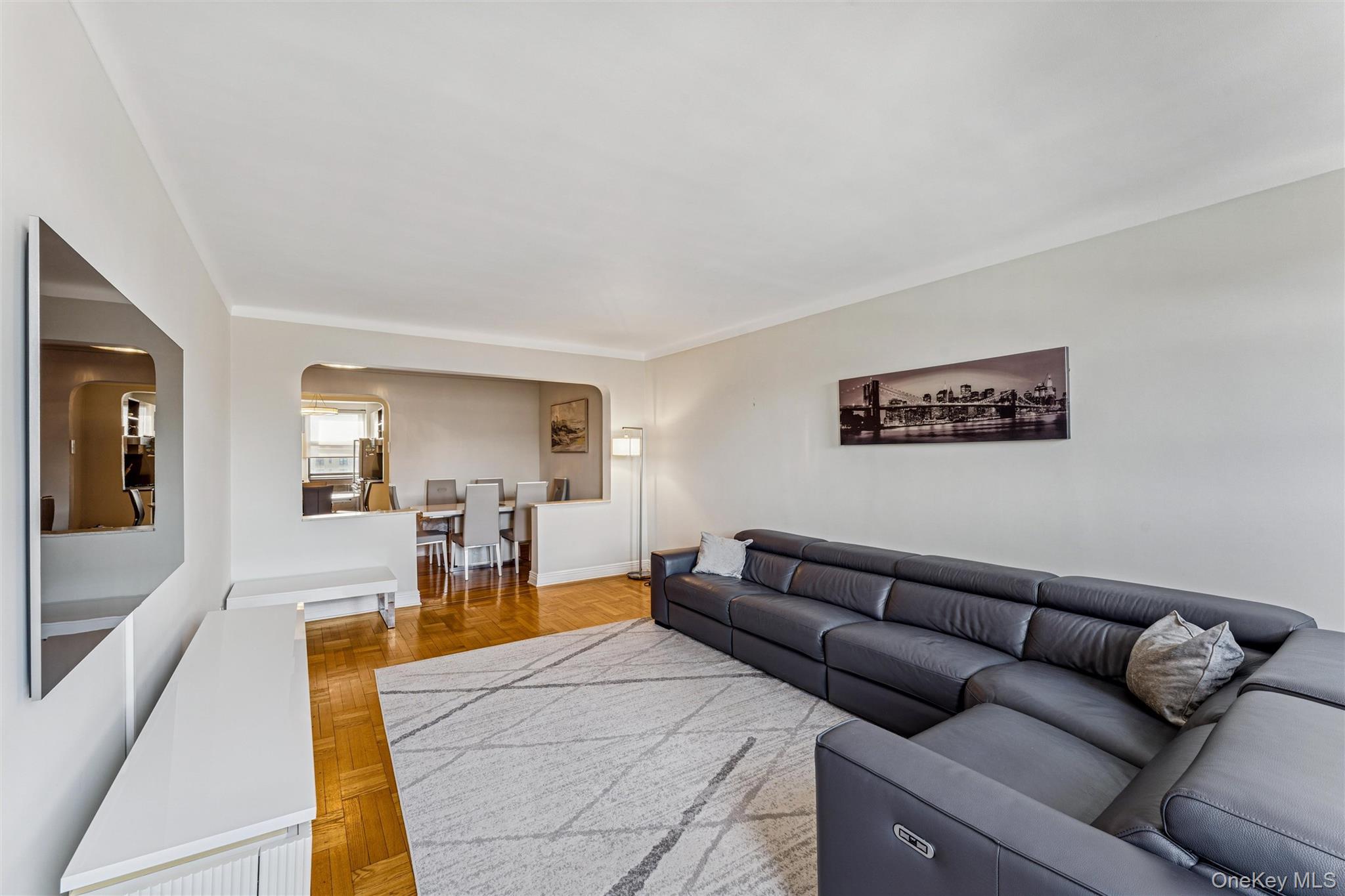 8451 Beverly Road 6R