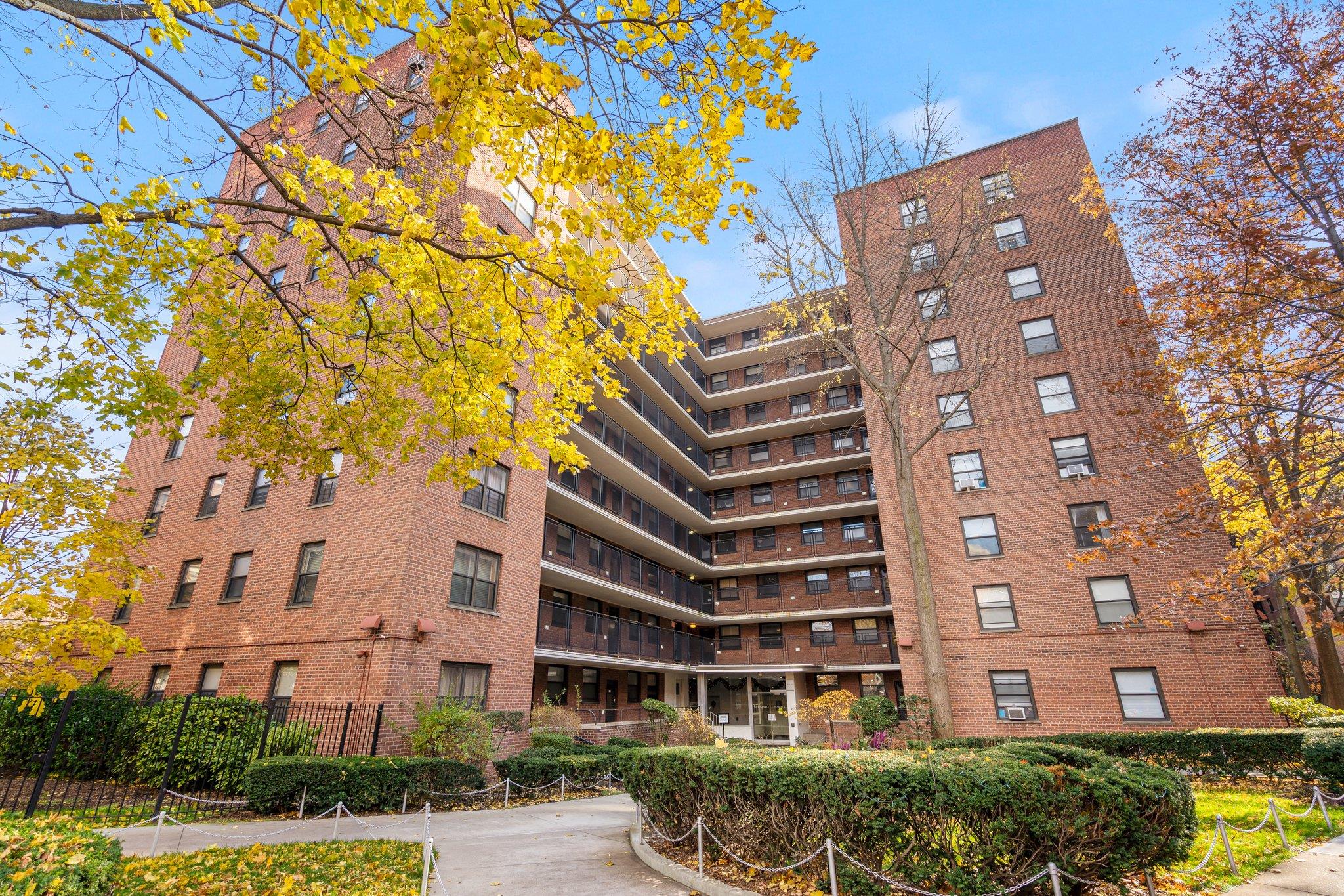 85th Street 8N, Jackson Heights, Queens, NY - 1 Bathrooms  
2 Rooms - 