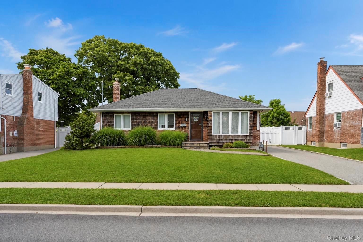 15 Lowell Drive