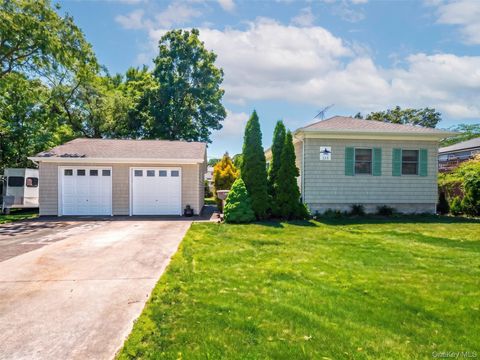 Homes For Sale - 215 S 16th Street<br/> Lindenhurst, NY 11757
