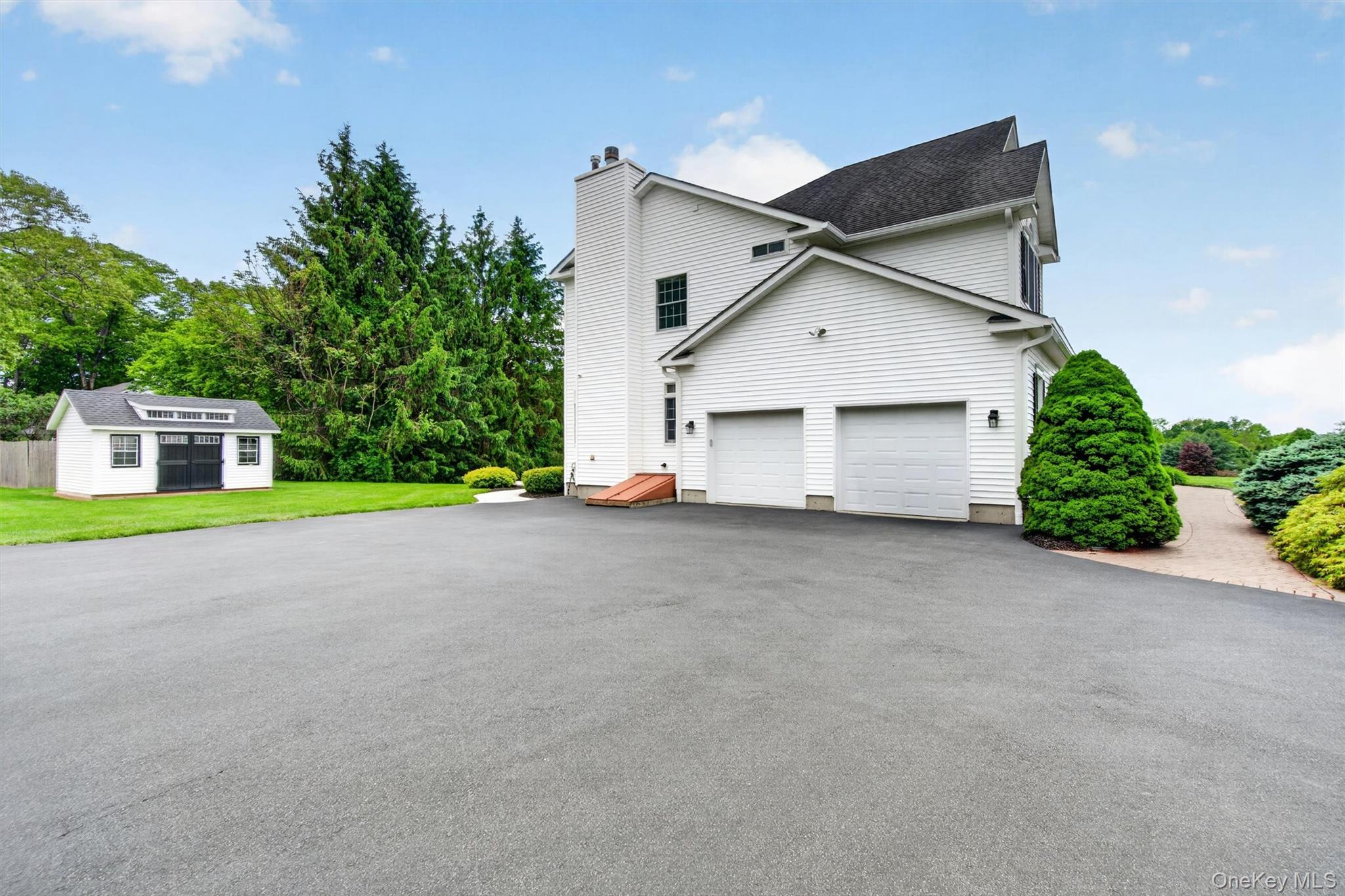 8 Twin Spring Lane