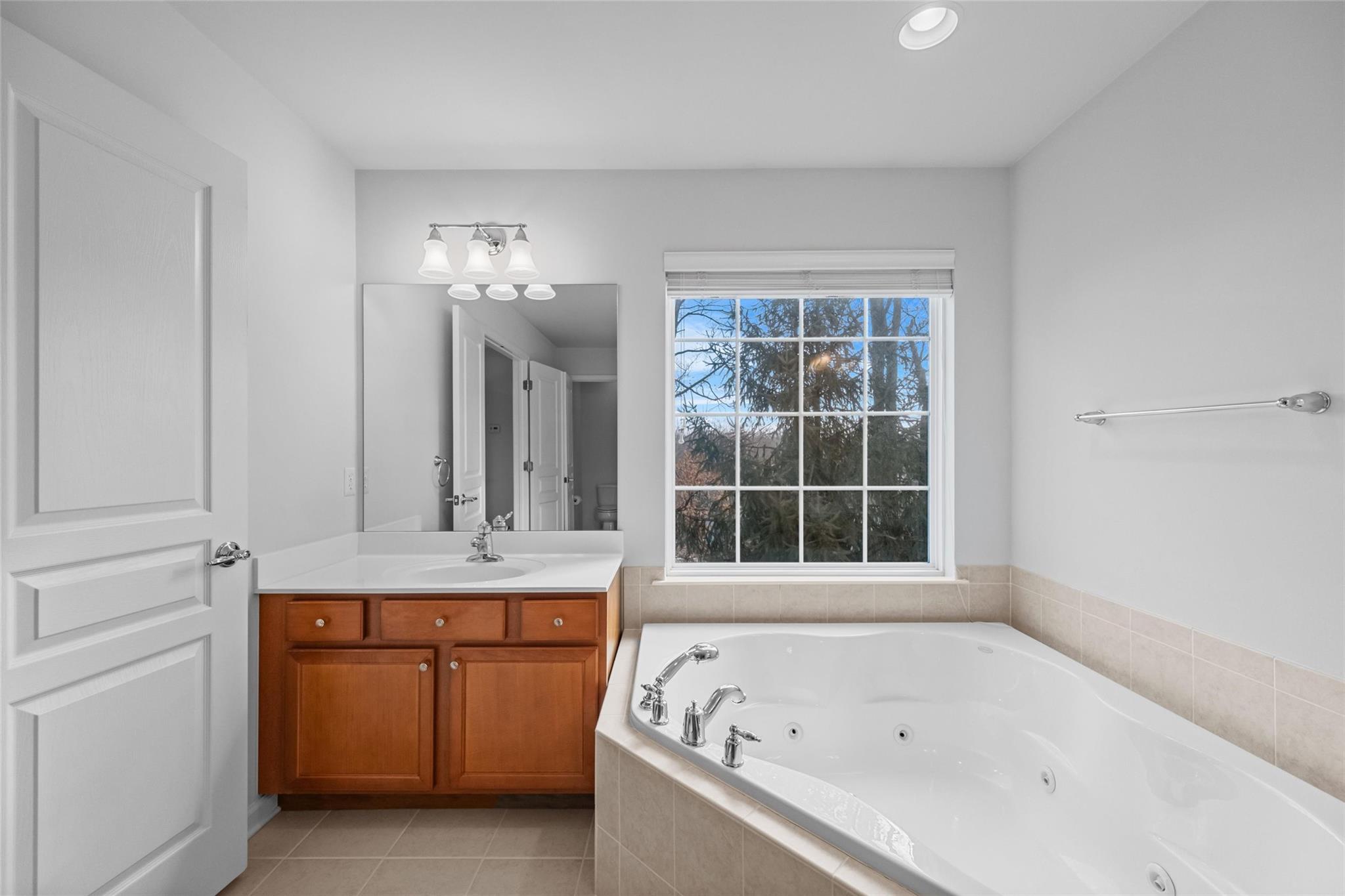 Newburgh, New York 12550, United States, 3 Bedrooms Bedrooms, ,3 BathroomsBathrooms,Residential,Pending,10501