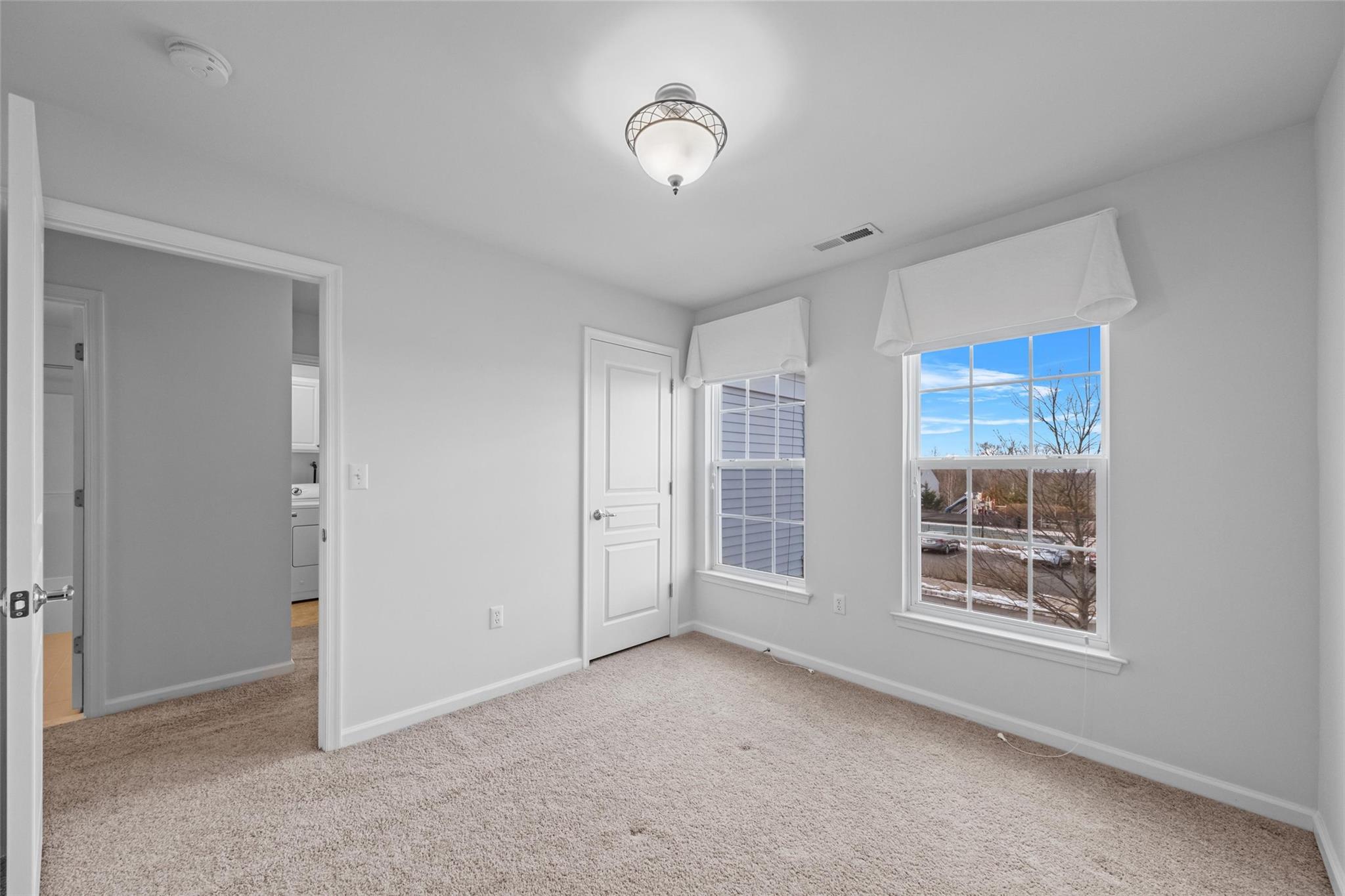 Newburgh, New York 12550, United States, 3 Bedrooms Bedrooms, ,3 BathroomsBathrooms,Residential,Pending,10501