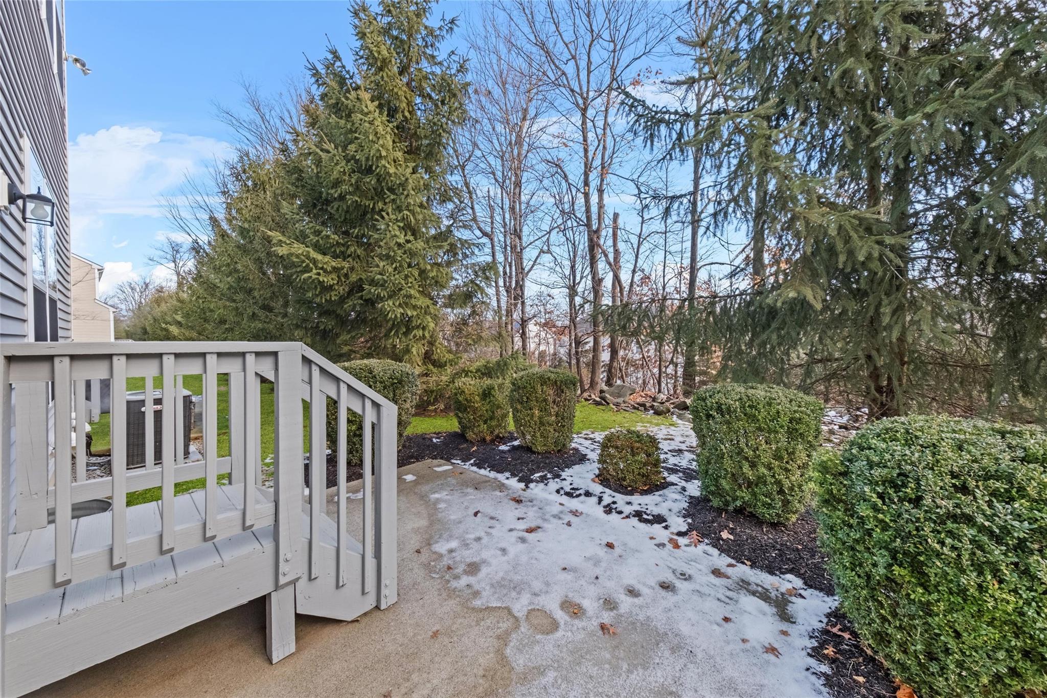 Newburgh, New York 12550, United States, 3 Bedrooms Bedrooms, ,3 BathroomsBathrooms,Residential,Pending,10501