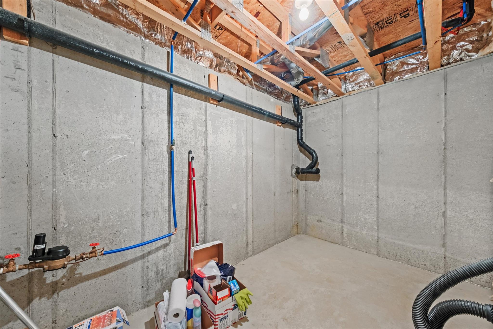 Newburgh, New York 12550, United States, 3 Bedrooms Bedrooms, ,3 BathroomsBathrooms,Residential,Pending,10501