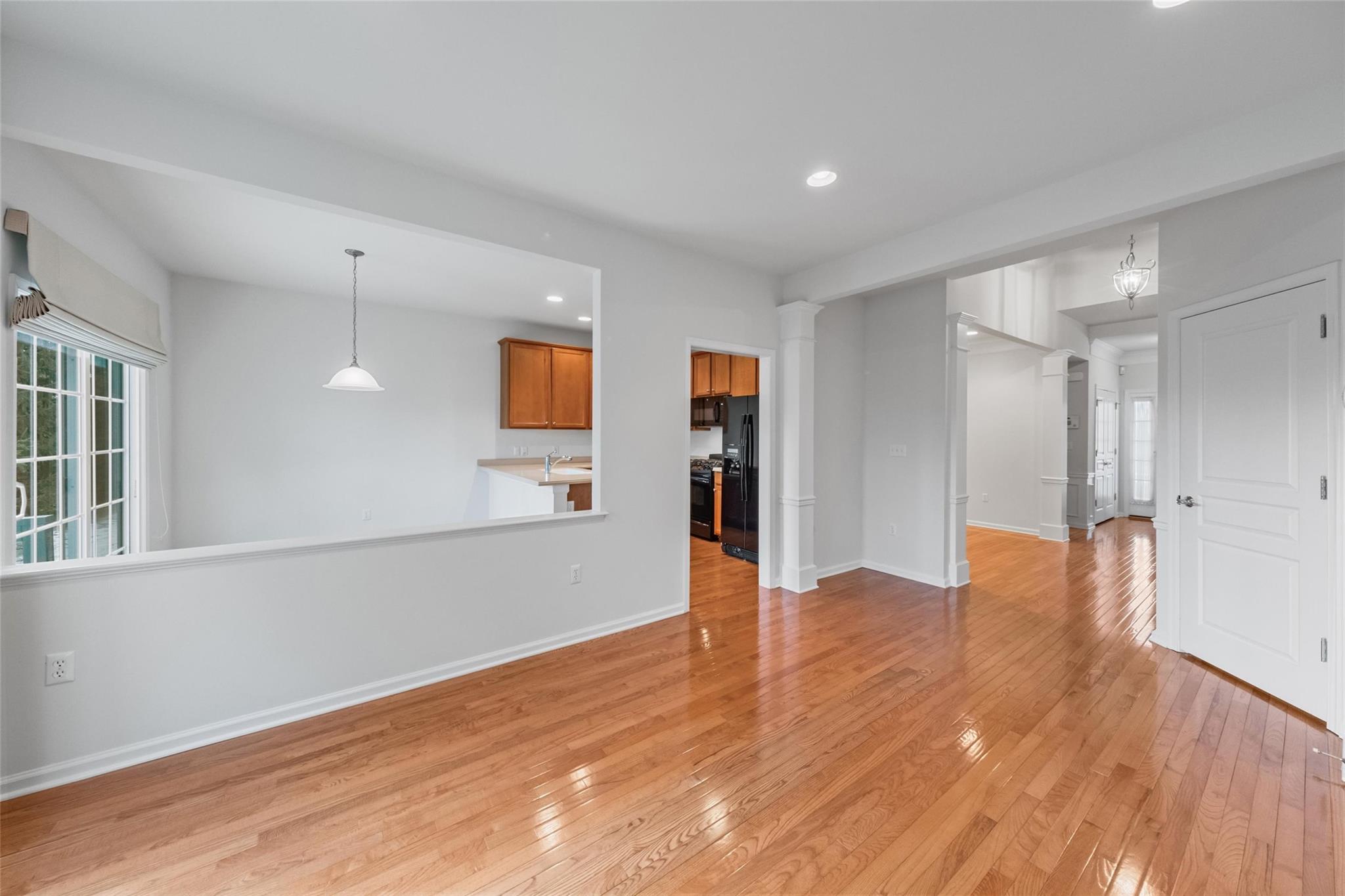 Newburgh, New York 12550, United States, 3 Bedrooms Bedrooms, ,3 BathroomsBathrooms,Residential,Pending,10501