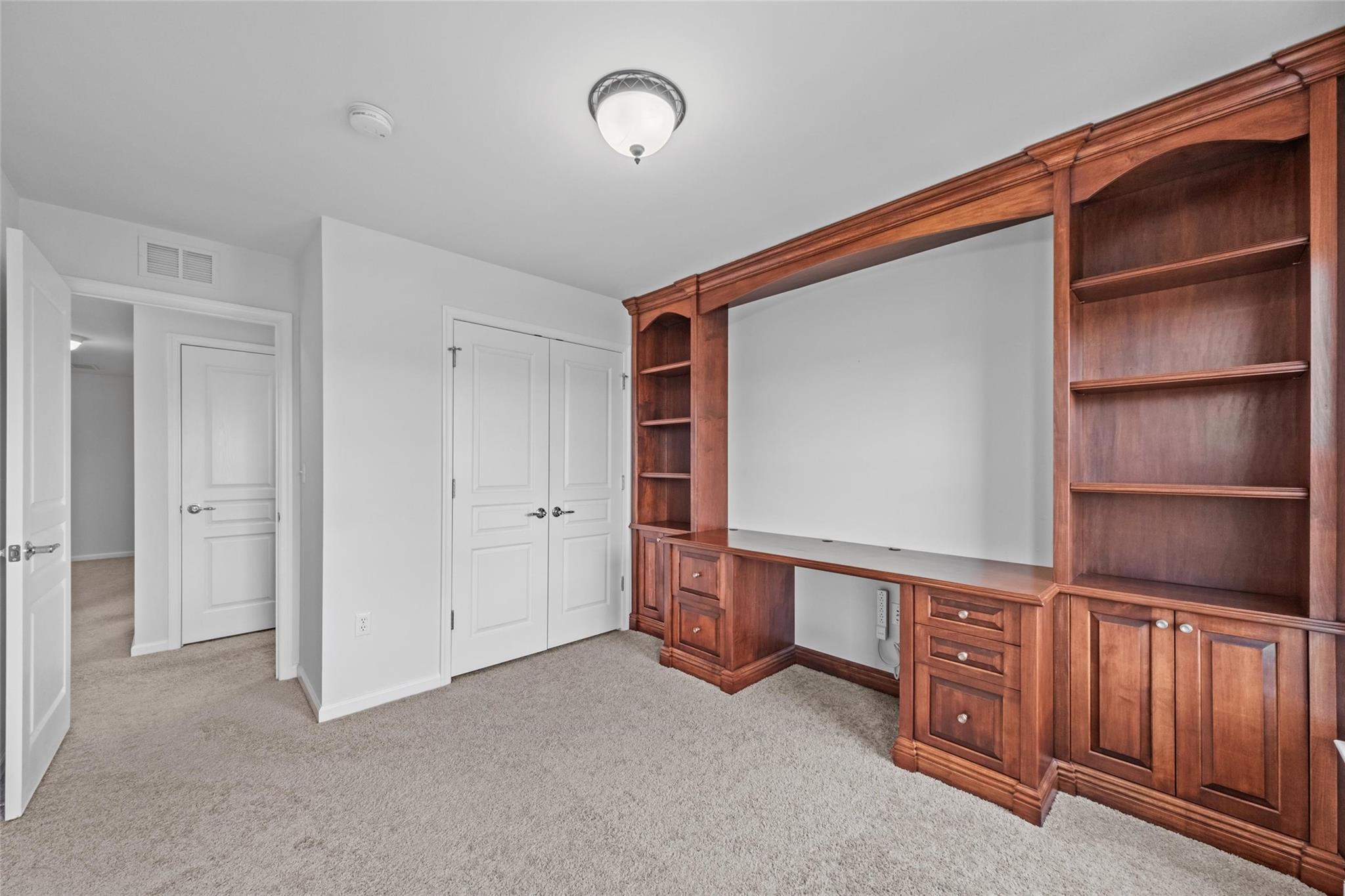 Newburgh, New York 12550, United States, 3 Bedrooms Bedrooms, ,3 BathroomsBathrooms,Residential,Pending,10501