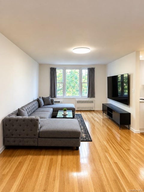 Condo For Rent - 5775 Mosholu Avenue #6L<br/> Bronx County, Bronx, NY 10471